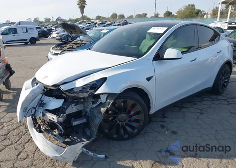 2022 Tesla Model Y Performance Dual Motor All-Wheel Drive from USA, damaged, VIN 7SAYGDEF7NF407652